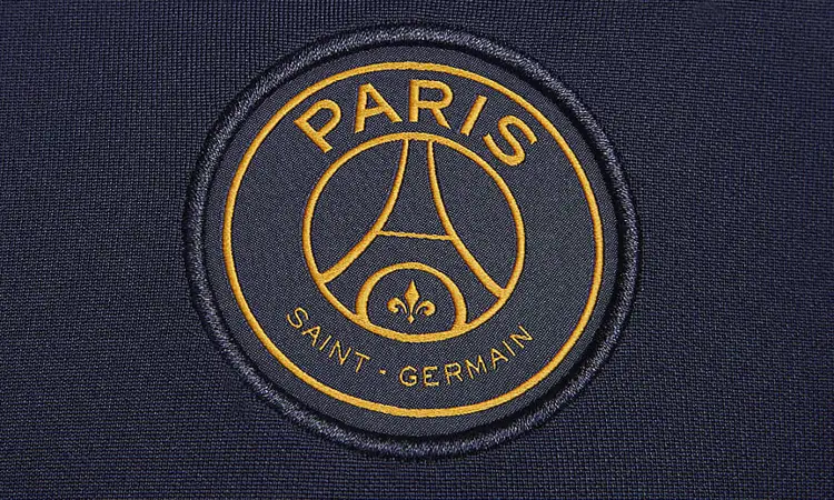 Voici le survêtement Paris Saint Germain 2023-2024