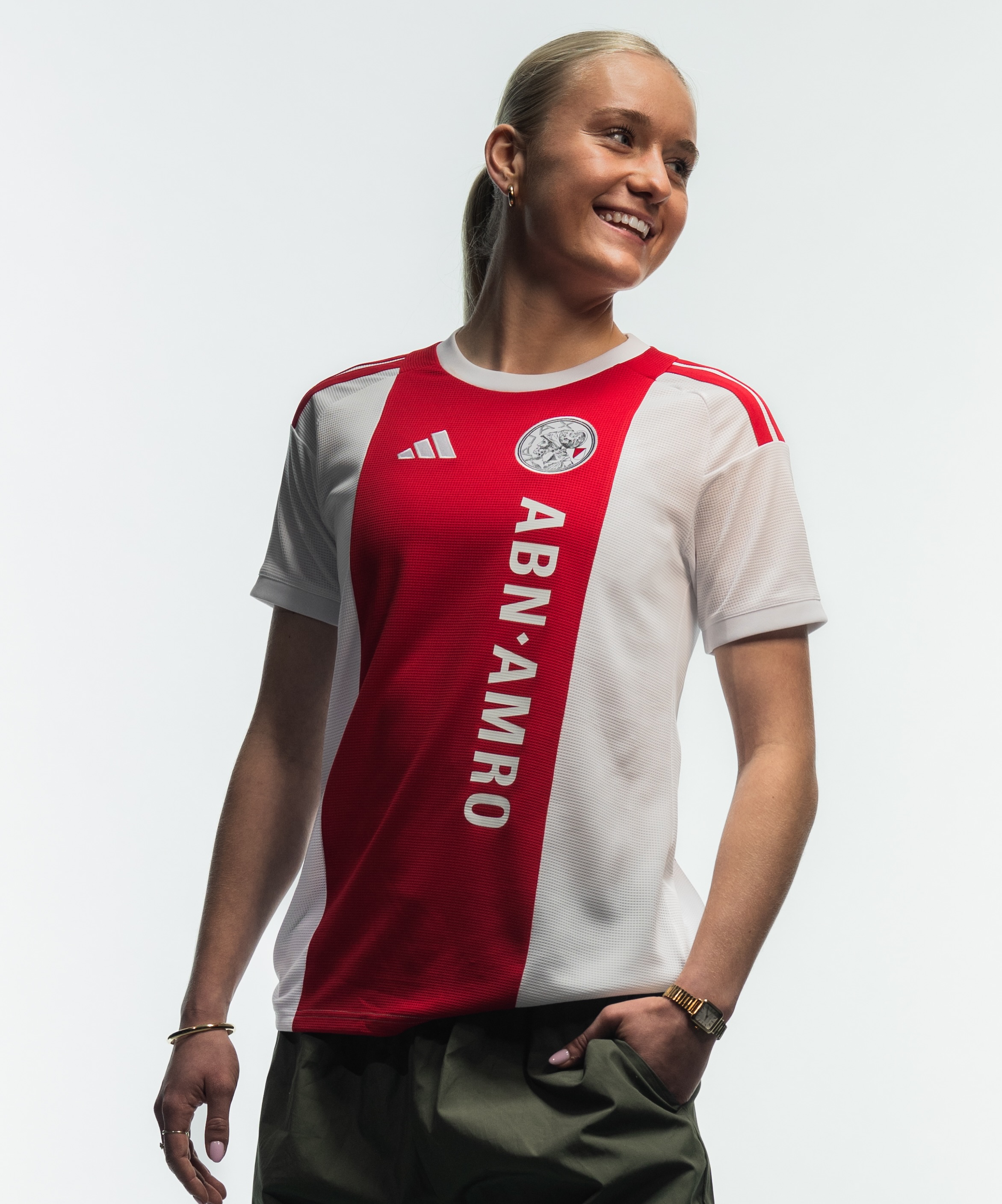 Le maillot domicile de l'Ajax 2026-2027 a un design intemporel!
