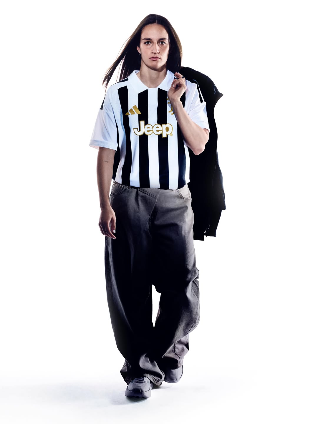 Le maillot domicile de la Juventus 2026-2027 inspiré du maillot 1976-1977