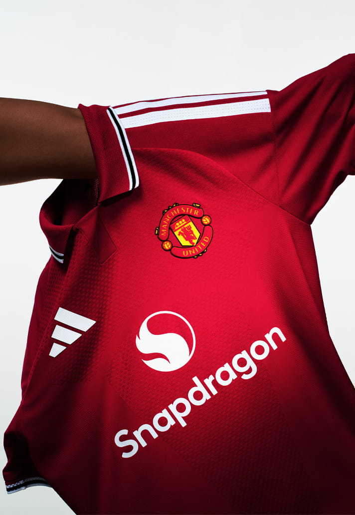 Maillot domicile Manchester United 2026-2027 inspire du maillot de 1977
