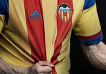 maillot_exterieur_valence_cf_2015_2016.jpg