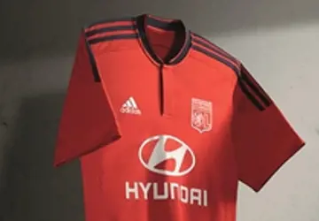 maillot_ol_lyon_exterieur_2015_2016.jpg