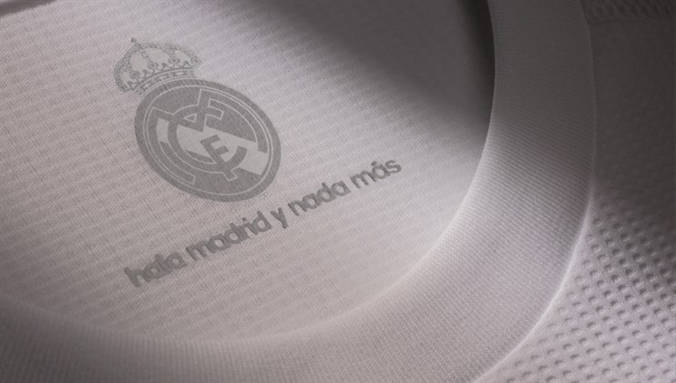 Maillot Real Madrid 2015-2016 détail col
