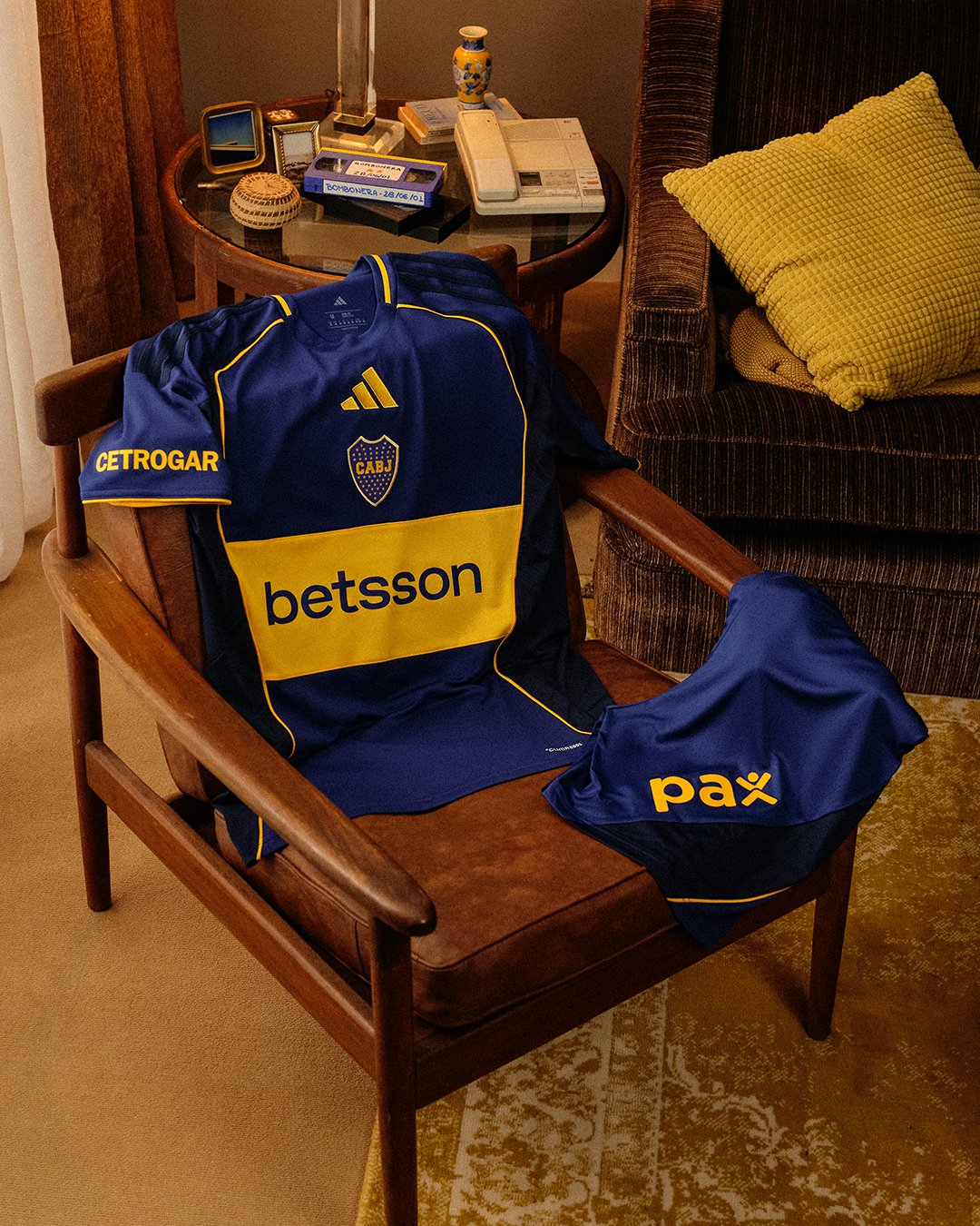 Maillot domicile Boca Juniors 2026-2027 inspire du maillot 2001