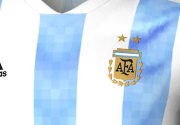 argentinie-shirt-2018-2019-gelekt.jpg