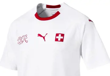 zwitserland-uit-shirt-2018-2019-gelekt.jpg