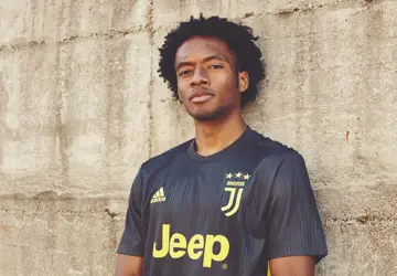 juventus-3e-shirt-2018-2019.jpg