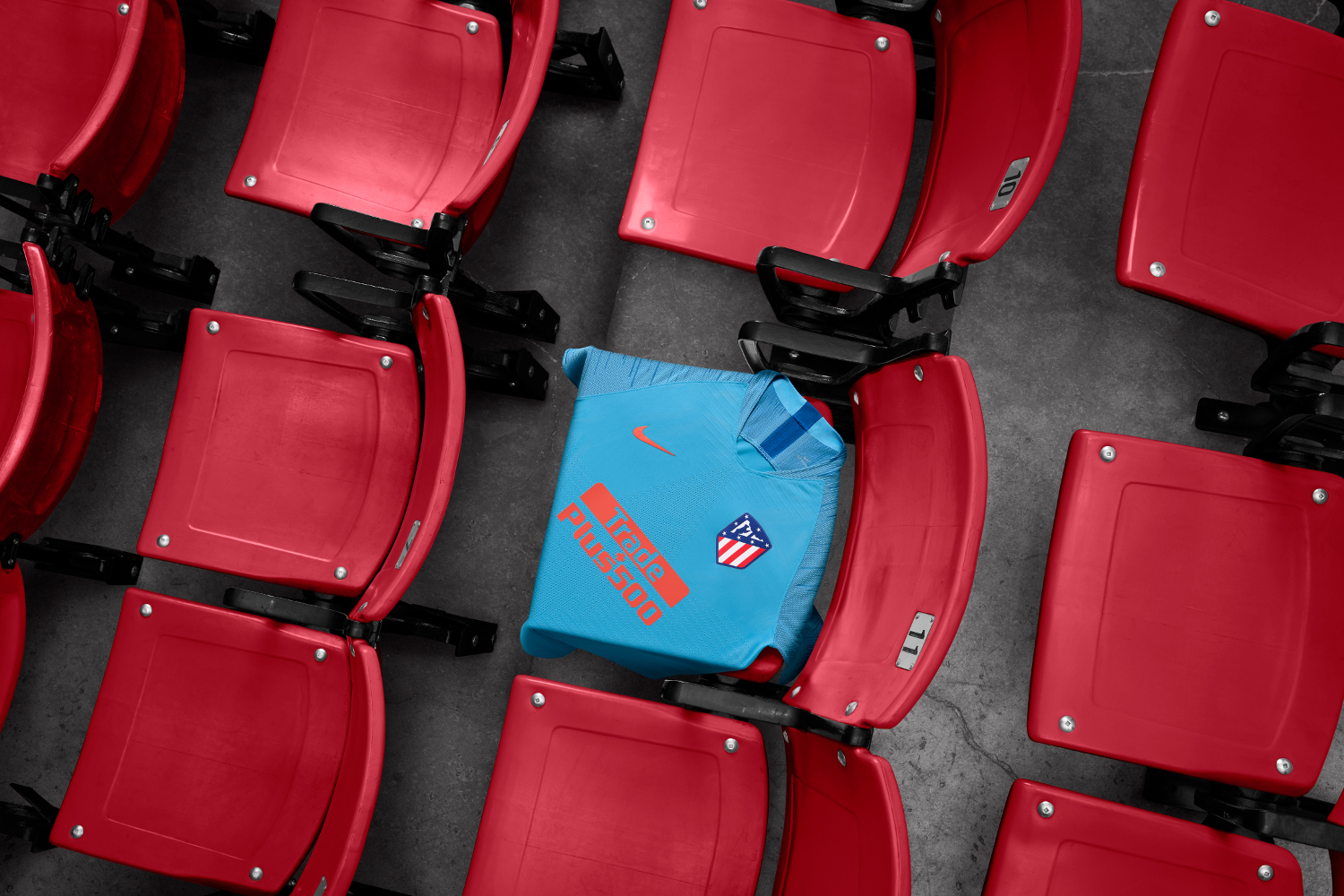 atletico-madrid-uit-shirt-2018-2019.jpg