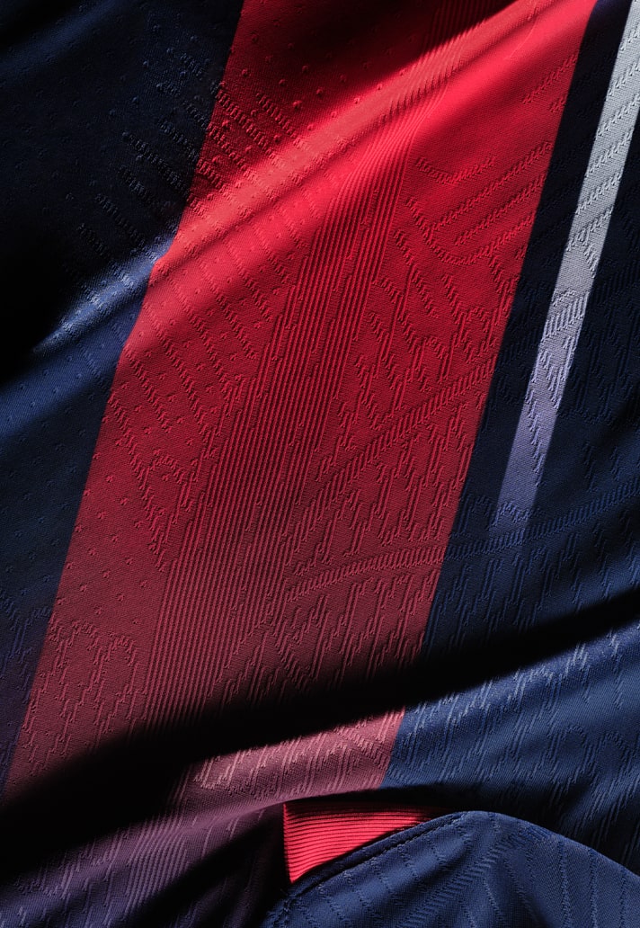 Maillot domicile Paris Saint Germain 2023-2024