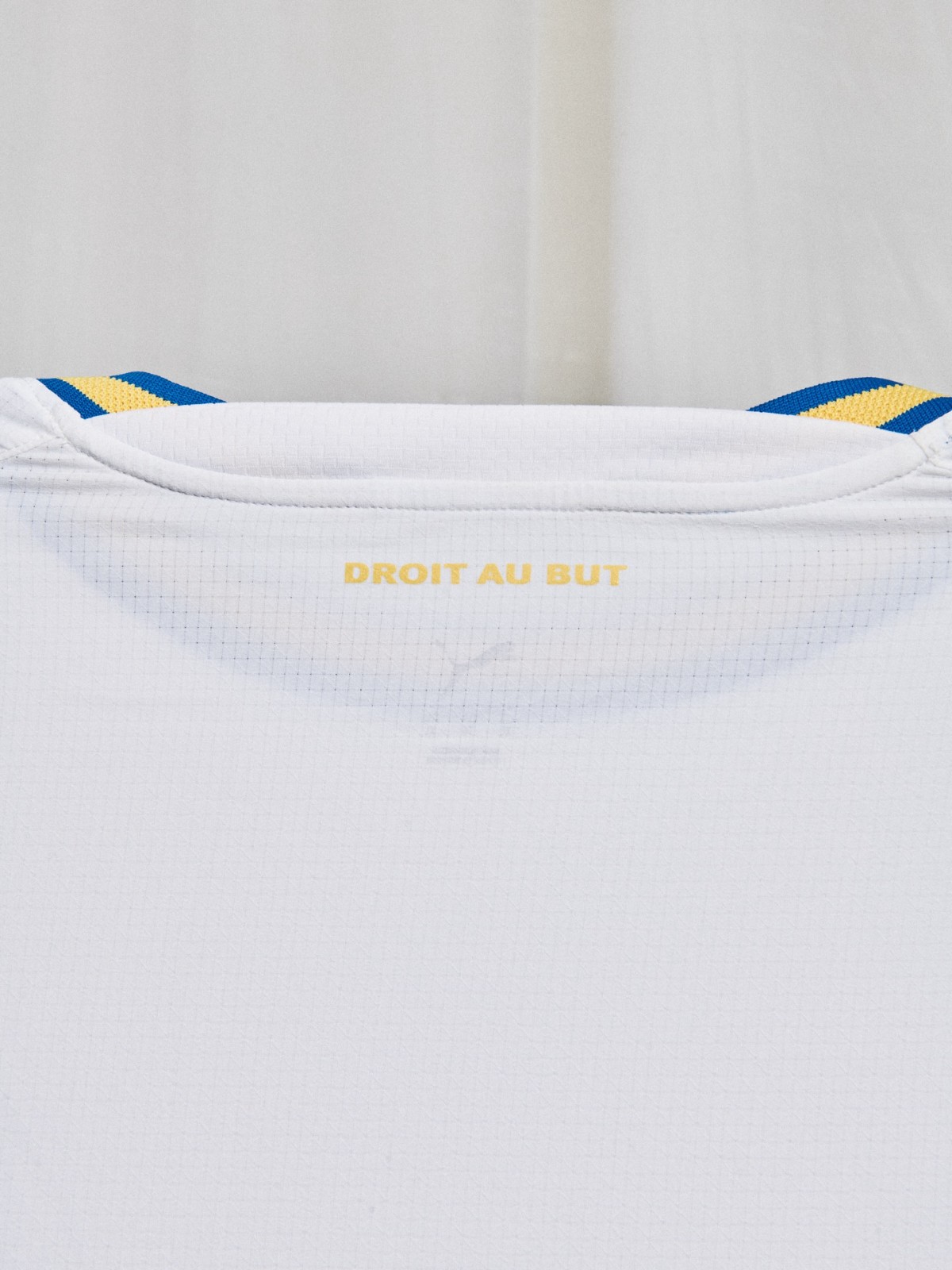 Le maillot domicile de l'Olympique de Marseille 2026-2027 contient le nouveau logo !
