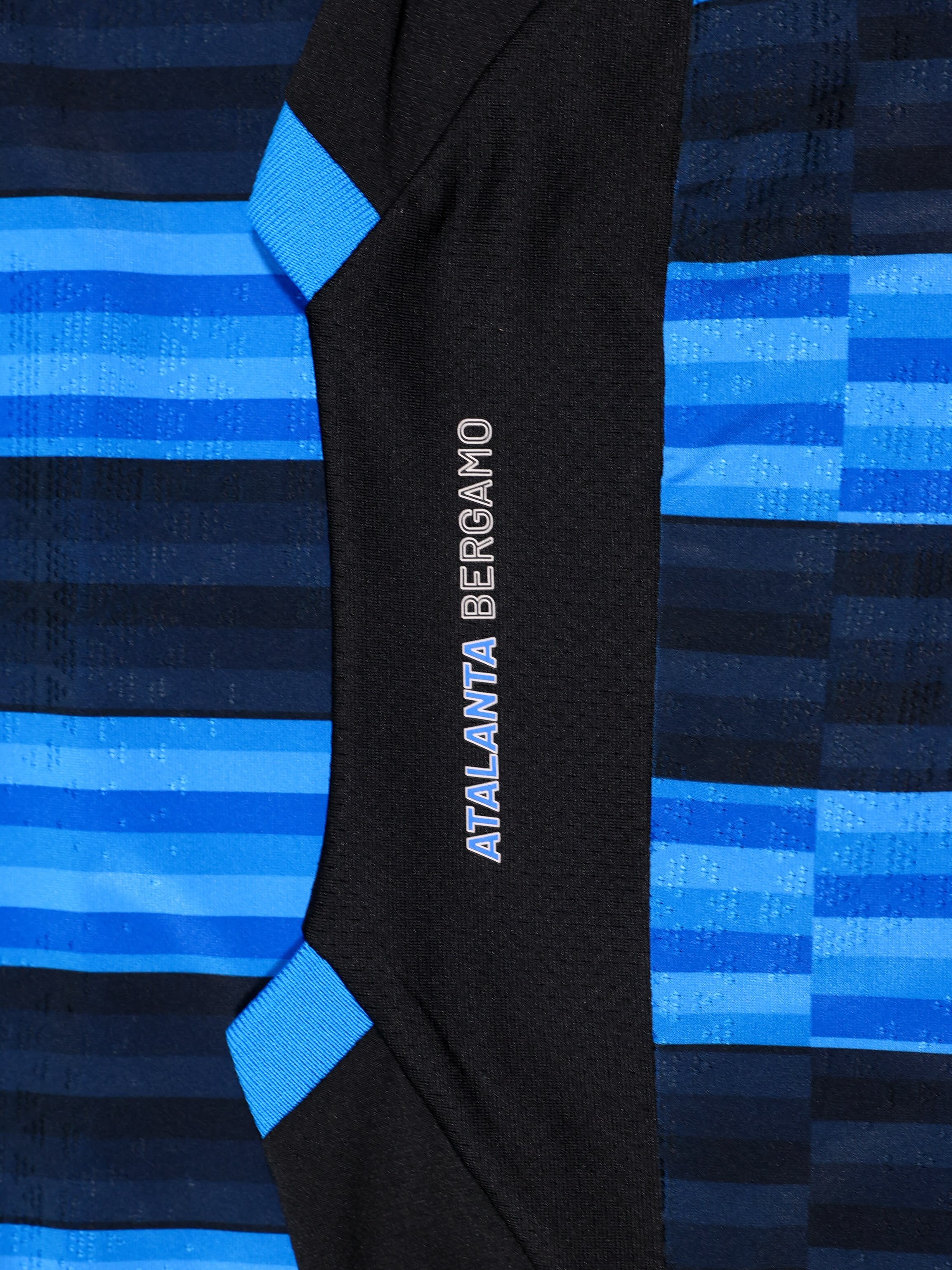 Maillot domicile de l Atalanta Bergame 2026-2027 signe New Balance