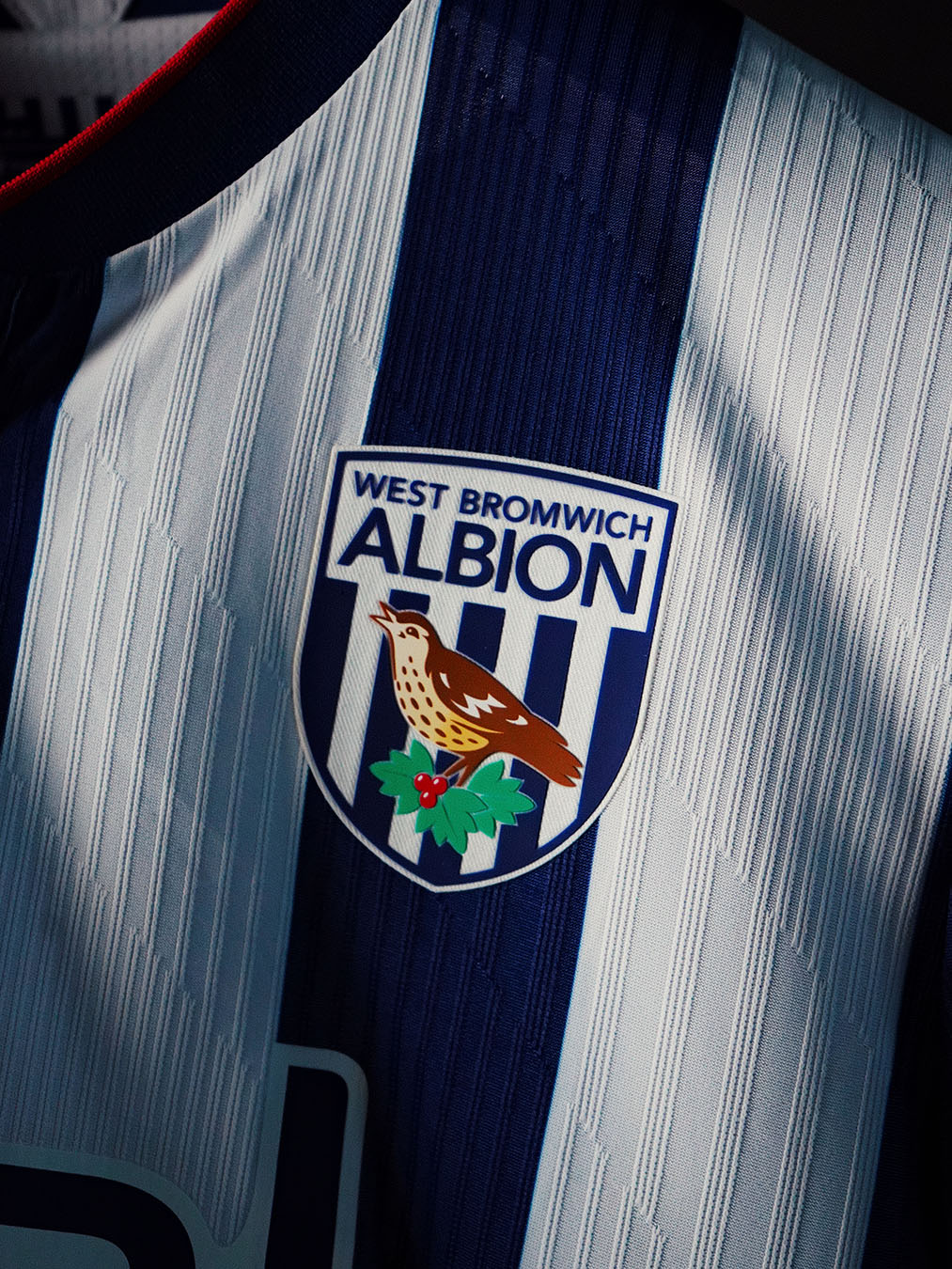 Maillots du West Bromwich Albion 2026-2027 signes Macron