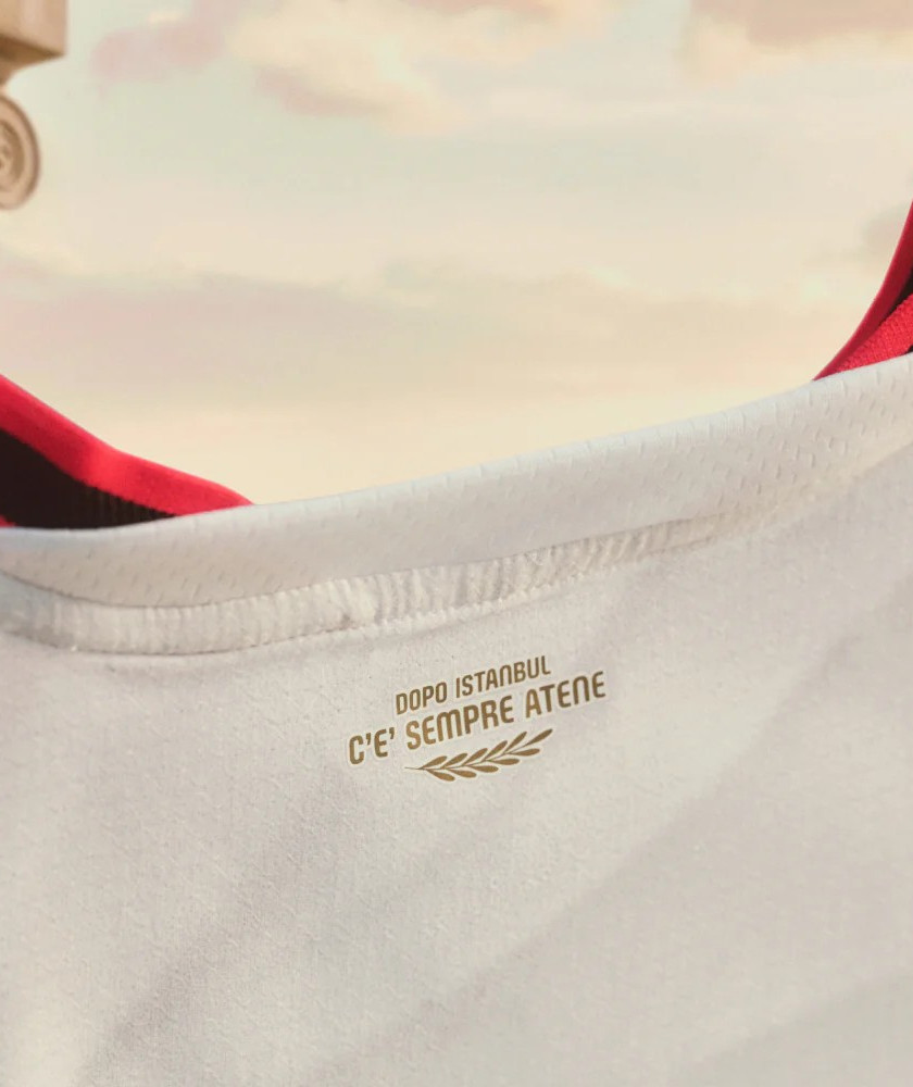 Le maillot extérieur du Milan AC 2026-2027 inspiré par la résilience