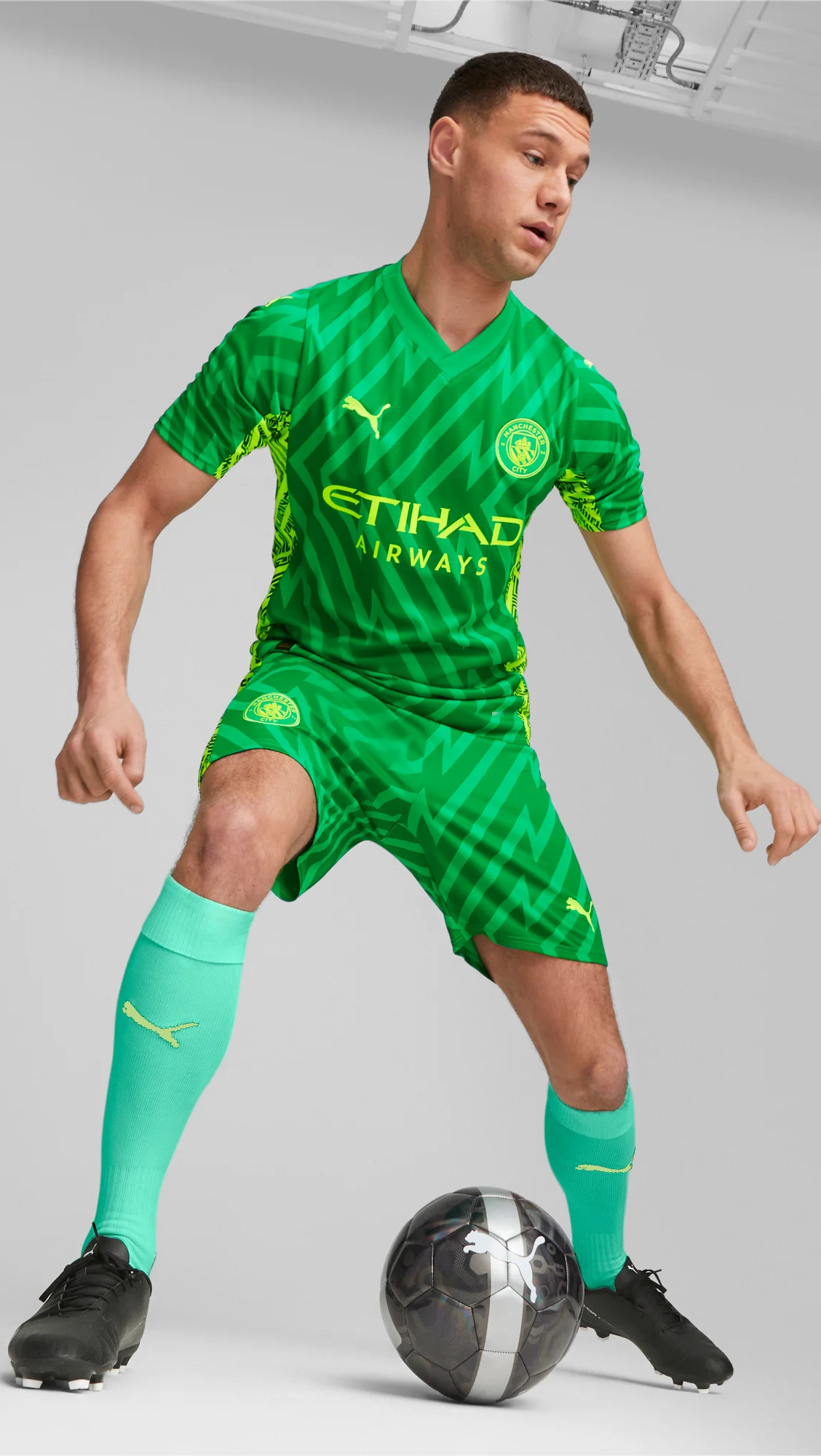 C'est le maillot des gardiens de Manchester City 2023-2024