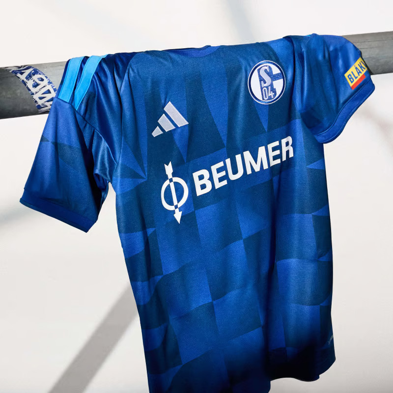 Maillots de Schalke 04 2026-2027 hommage aux 25 ans de la VELTINS-Arena