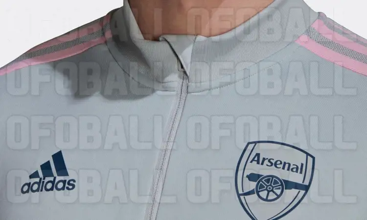 Le survêtement gris/rose d'Arsenal 2022/ 2023 a été dévoilé
