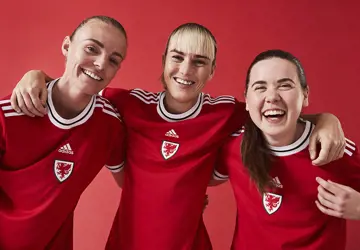 wales-vrouwen-voetbalshirt-2022-2023.jpg (1)