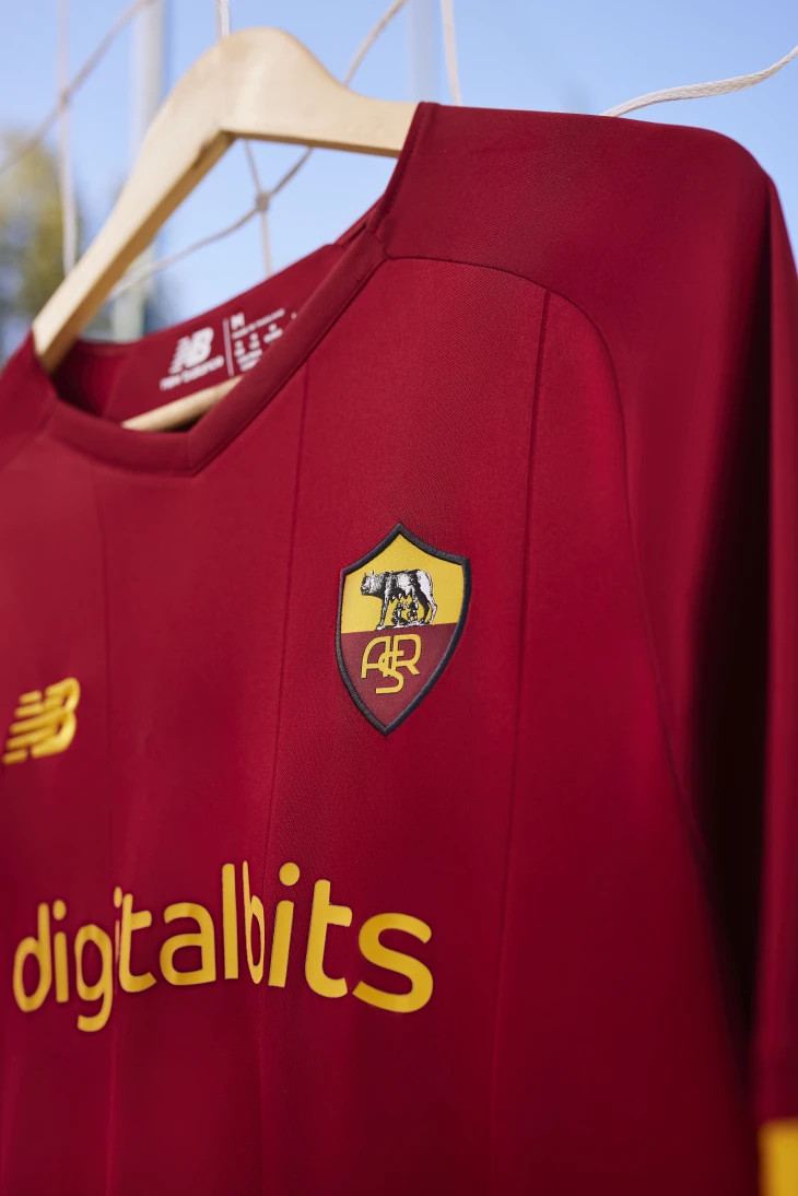 Maillot de football de l'AS Roma pour le Derby della Capitale 2022