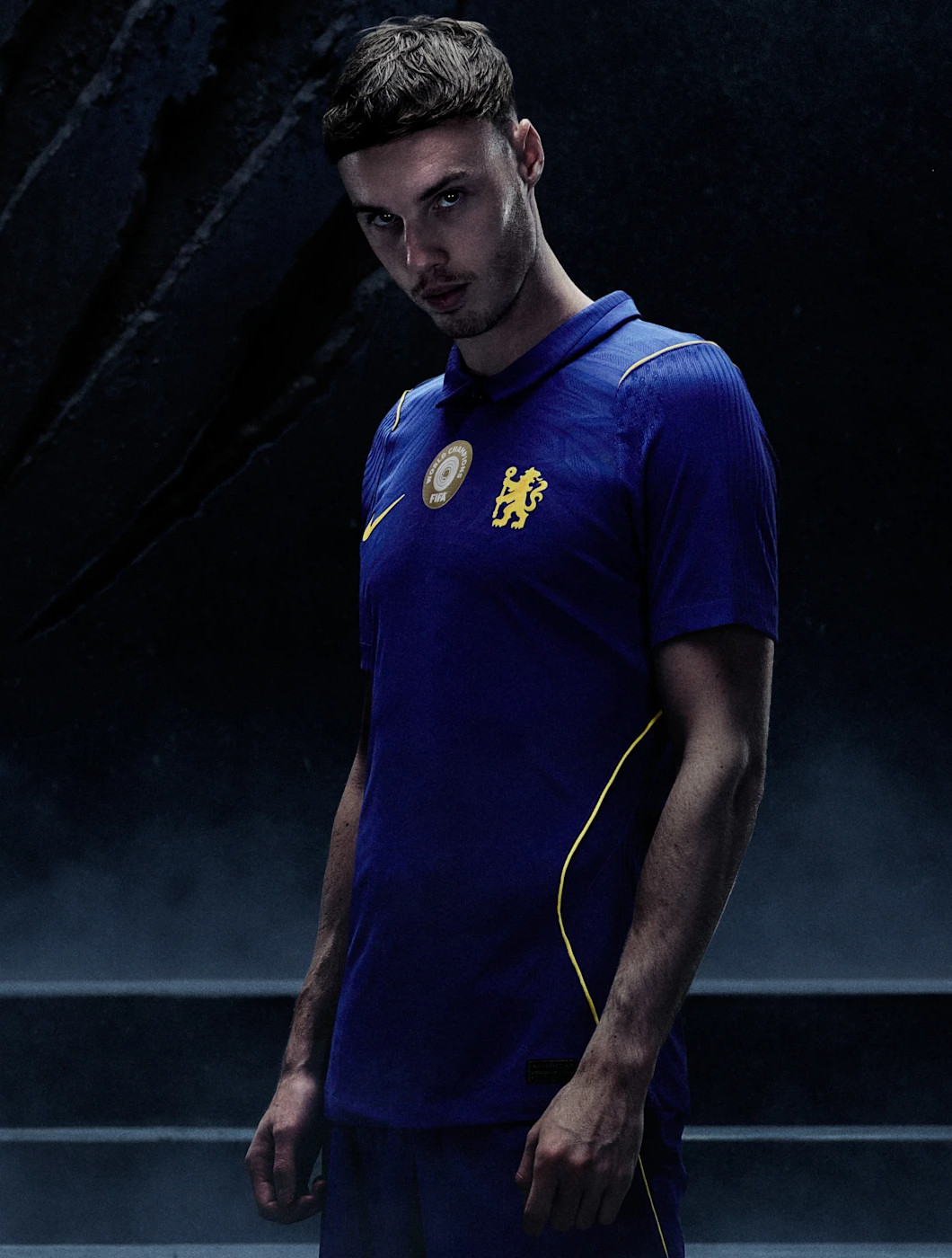 Maillot domicile Chelsea 2026-2027 hommage au lion !