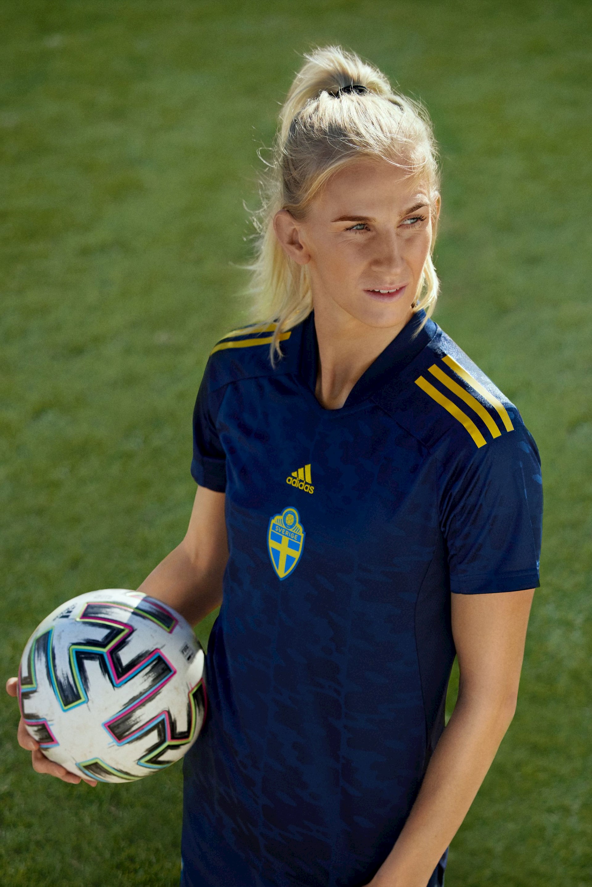 Maillot exterieur féminin de la Suède 2022/2023