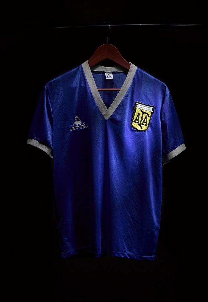 Le maillot de football Argentine Maradona de la main de dieu 1986 sera vendu aux enchères