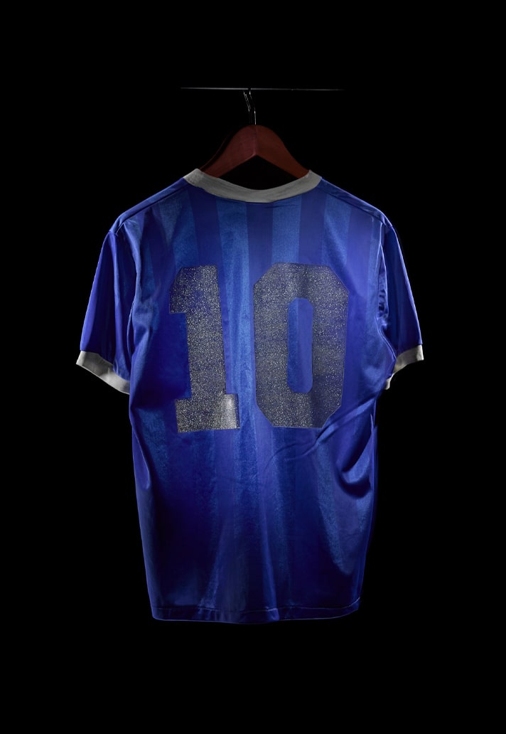 Le maillot de football Argentine Maradona de la main de dieu 1986 sera vendu aux enchères