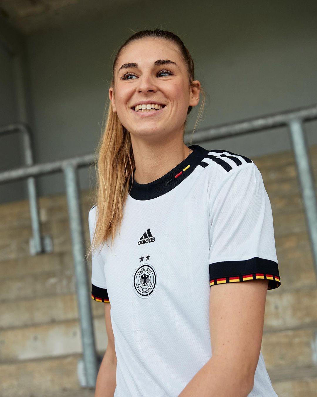 Maillots de football féminin de l'Allemagne 2022-2023