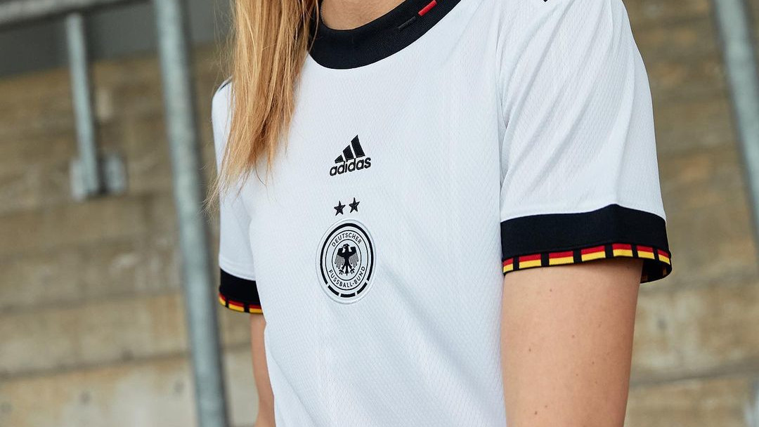 duitsland-dames-voetbalshirts-2022-2023.jpg