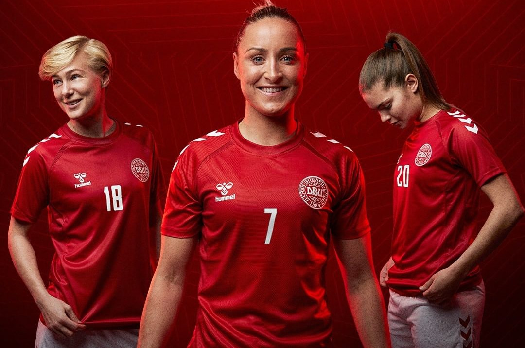 denemarken-voetbalshirts-vrouwen-2022-2023.jpg