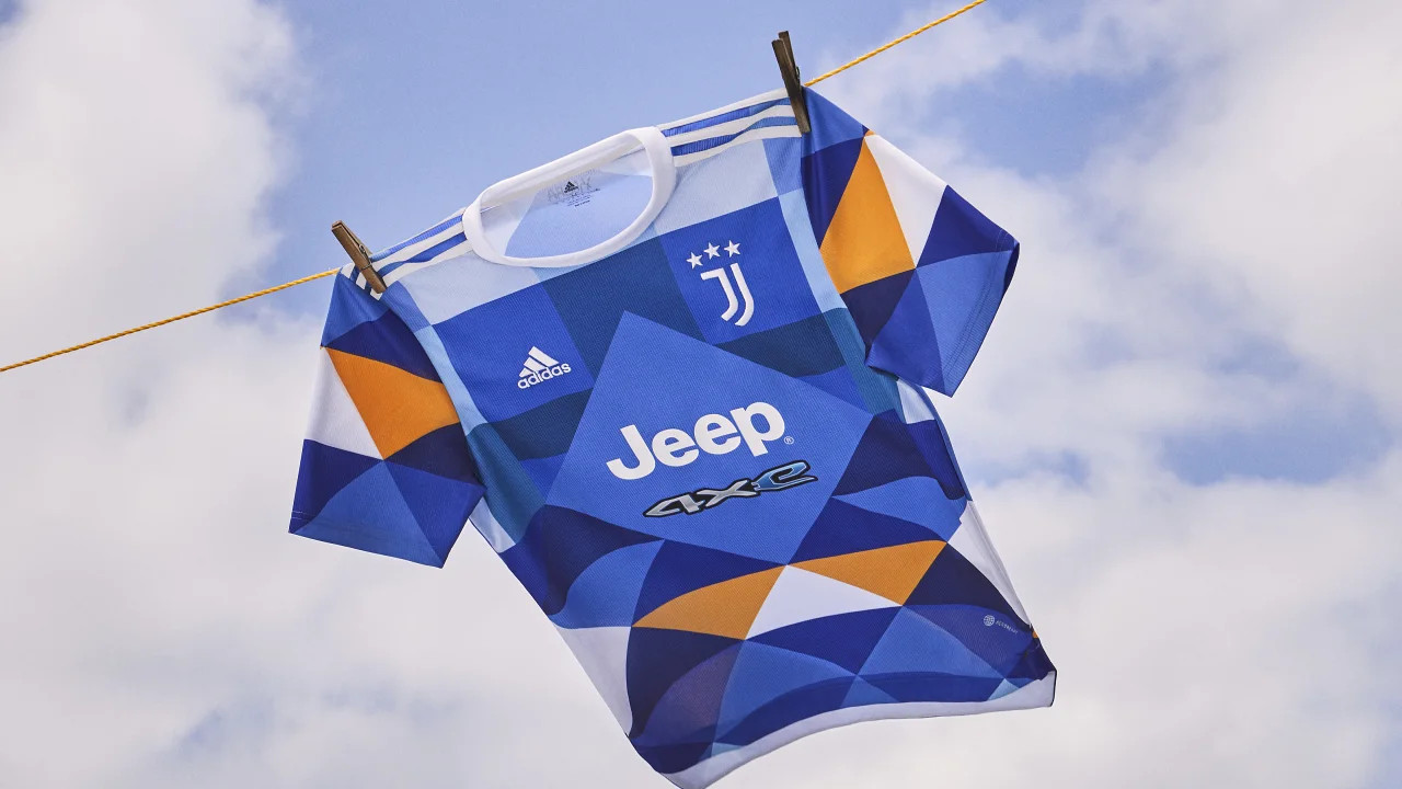 juventus-4e-shirt-2022.jpg (1)