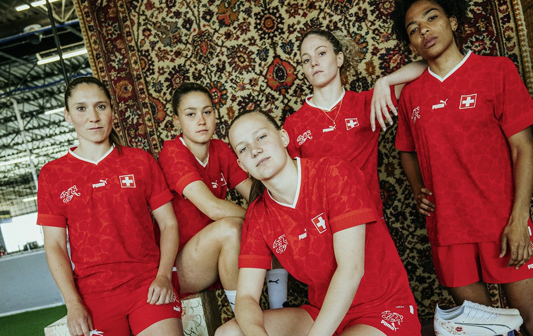 zwitserland-vrouwen-voetbalshirt.jpg