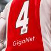 giganet-op-achterkant-ajax-voetbalshirts.jpg