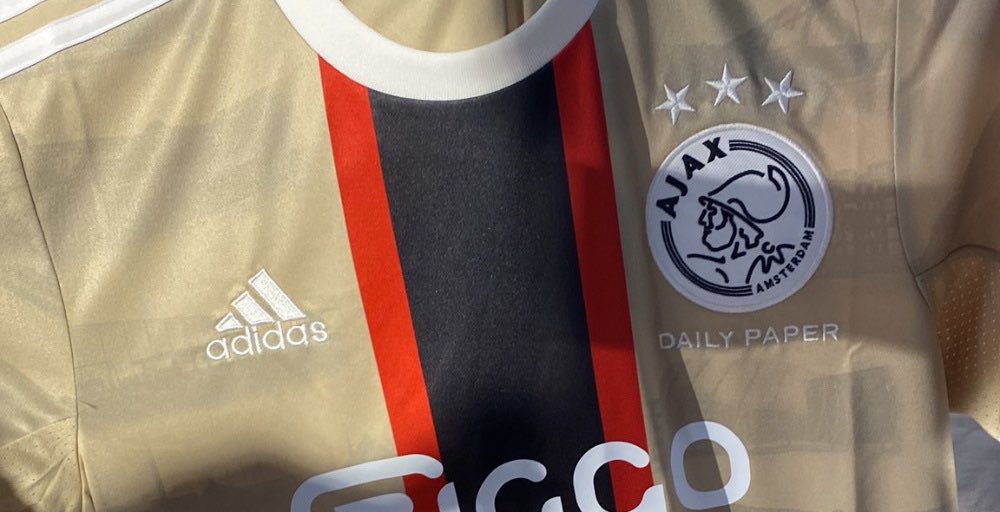 ajax-3e-shirt-2022-2023-gelekt.jpeg