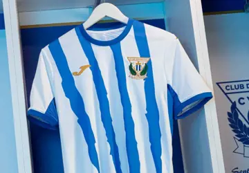 cd-leganes-voetbalshirts-2022-2023.jpg