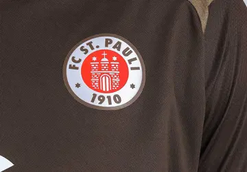 sankt-pauli-voetbalshirts-2022-2023.jpg