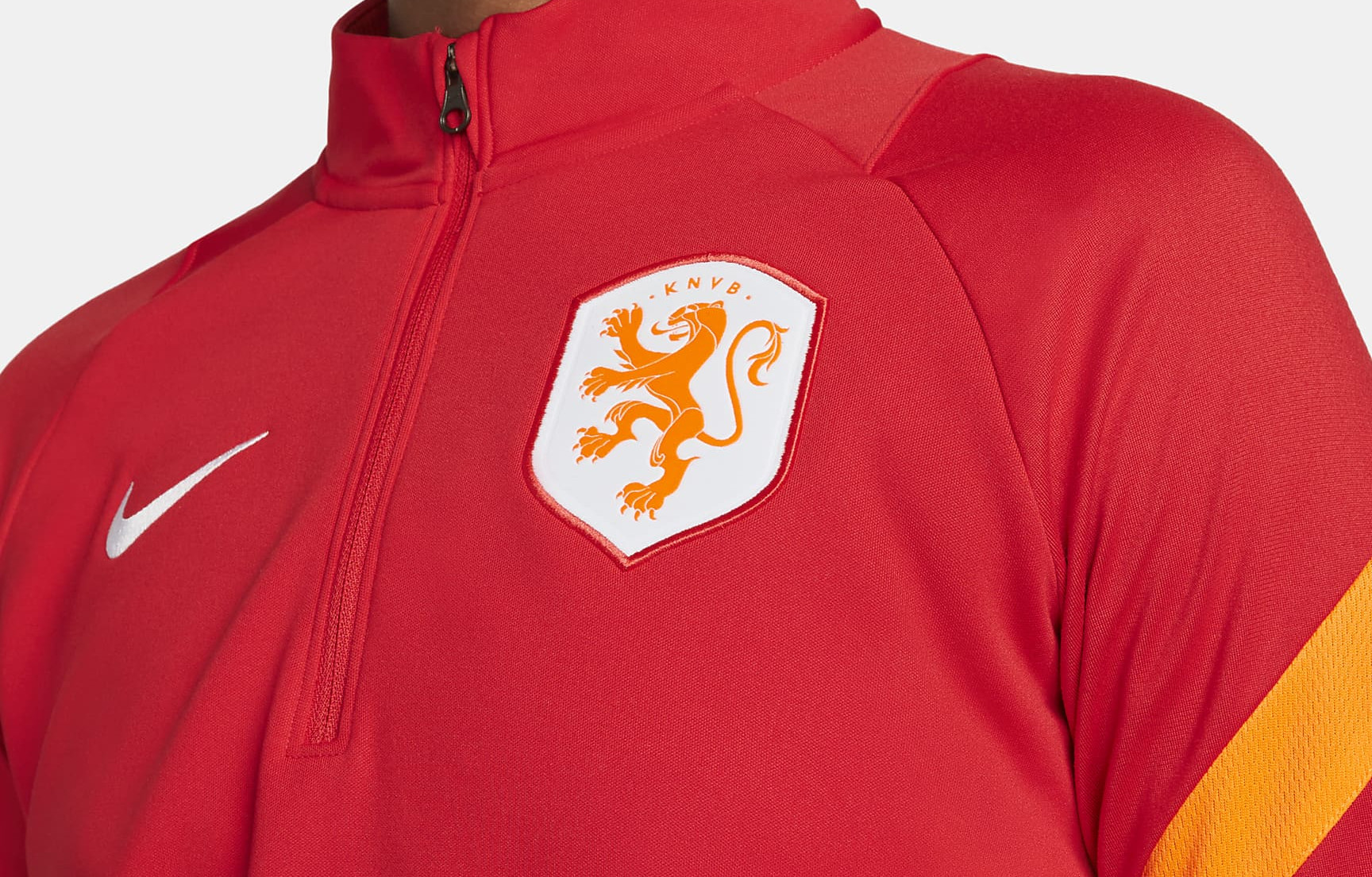 oranje-leeuwinnen-trainingspak-2022-2023-b.jpg
