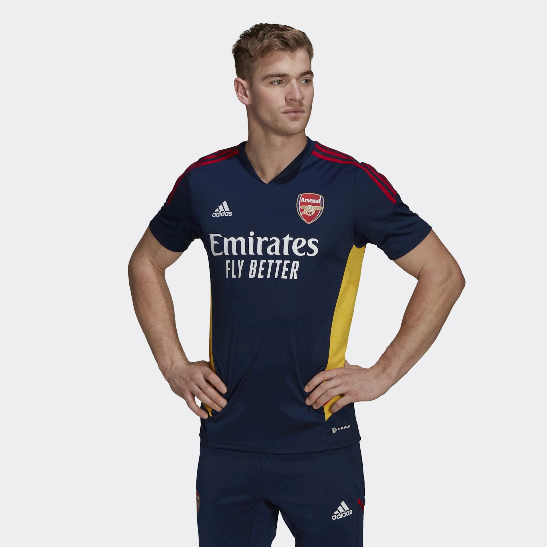 Maillot d'entraînement gris/rose d'Arsenal 2022-2023