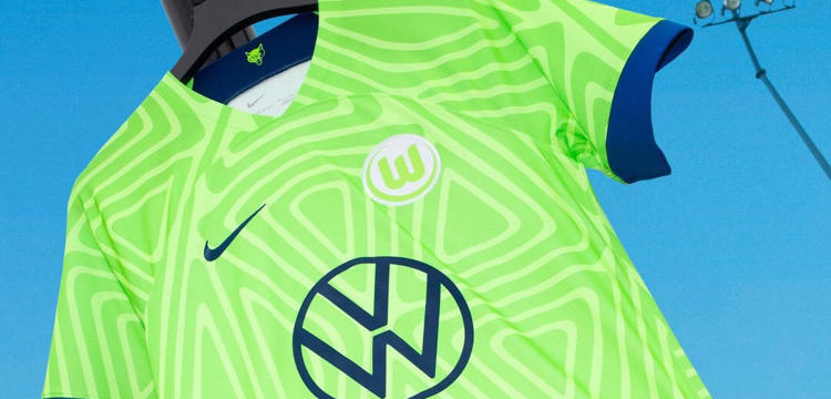 vfl-wolfsburg-voetbalshirts-2022-2023.jpg