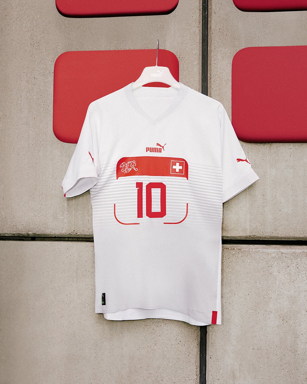 Maillot extérieur de la Suisse 2022-2023