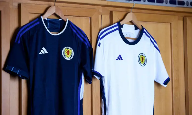 Maillots de football de l'Écosse 2022-2023