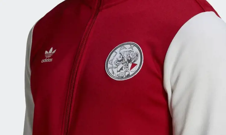 La collection Adidas Originals Ajax utilise un ancien logo