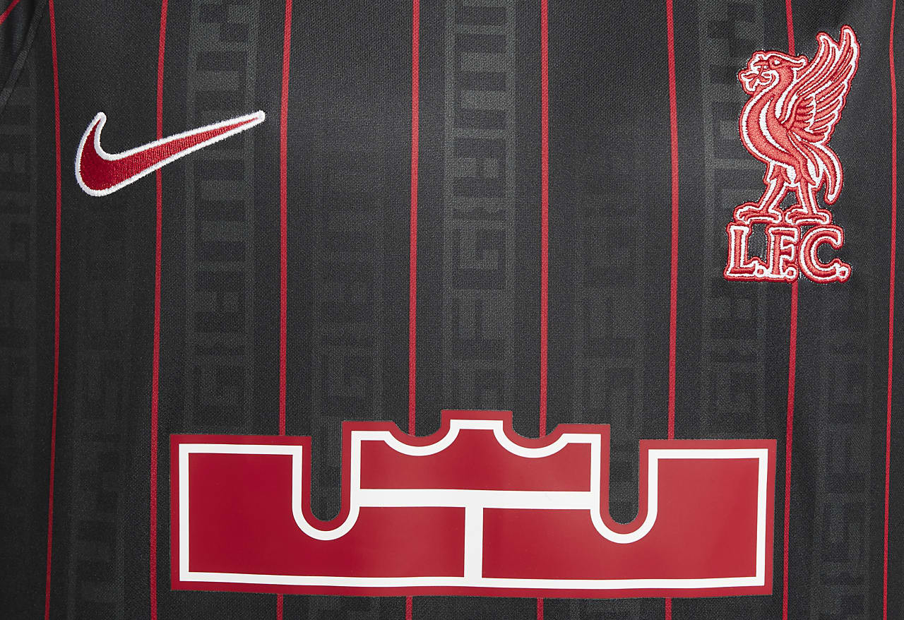 liverpool-lebron-james-voetbalshirt-d.jpg