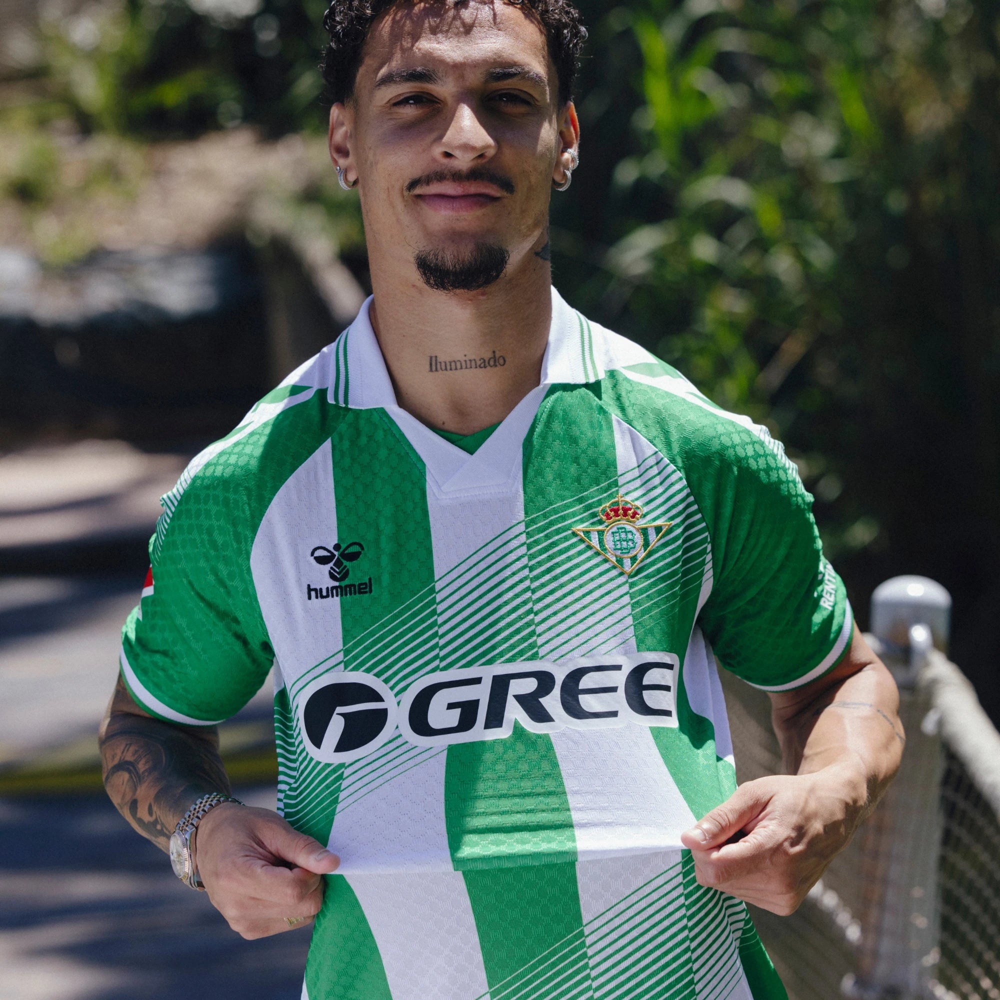 Maillot domicile Real Betis 2026-2027 aux lignes dynamiques !