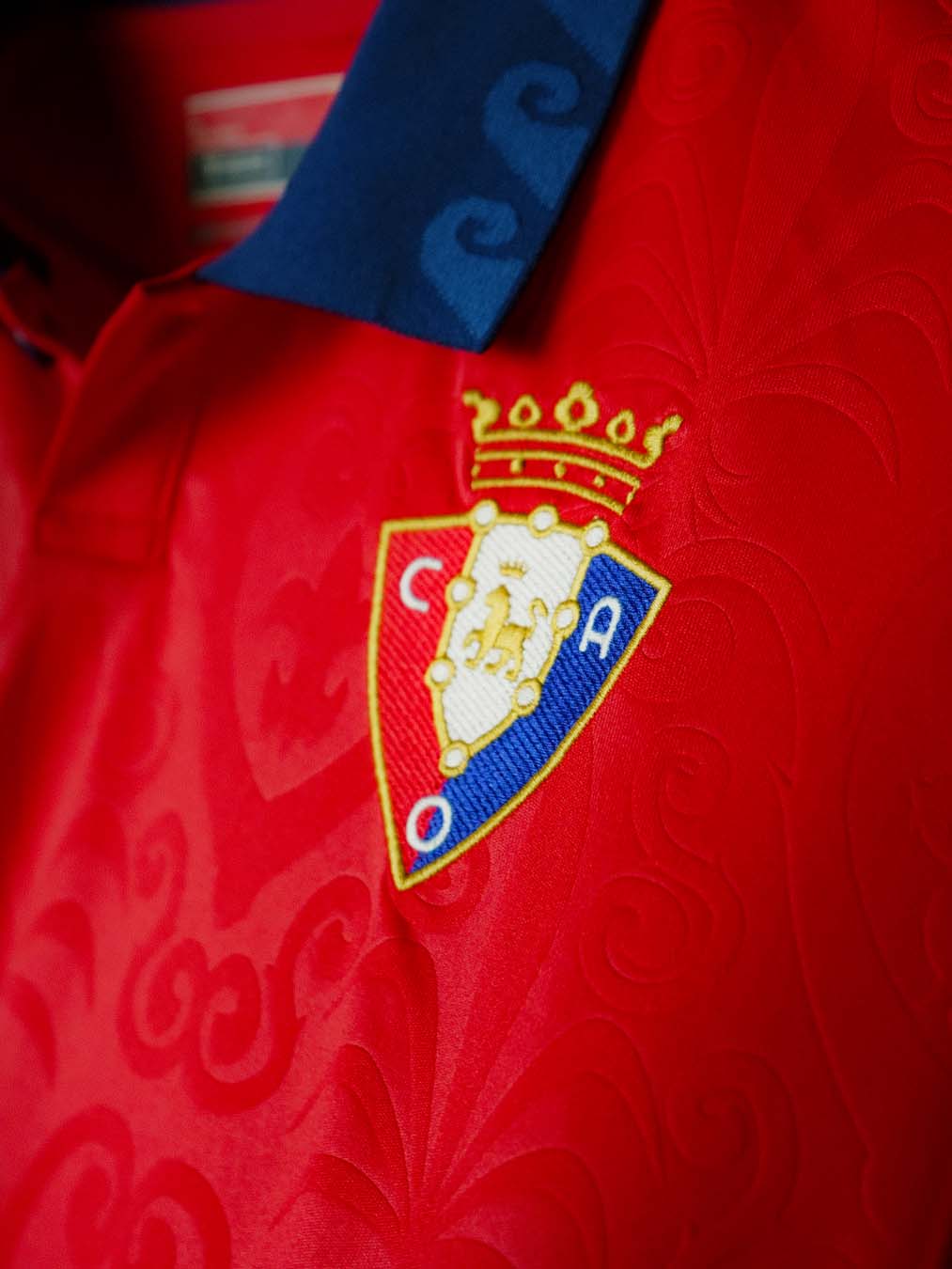 Maillots du CA Osasuna 2026-2027 signes Macron
