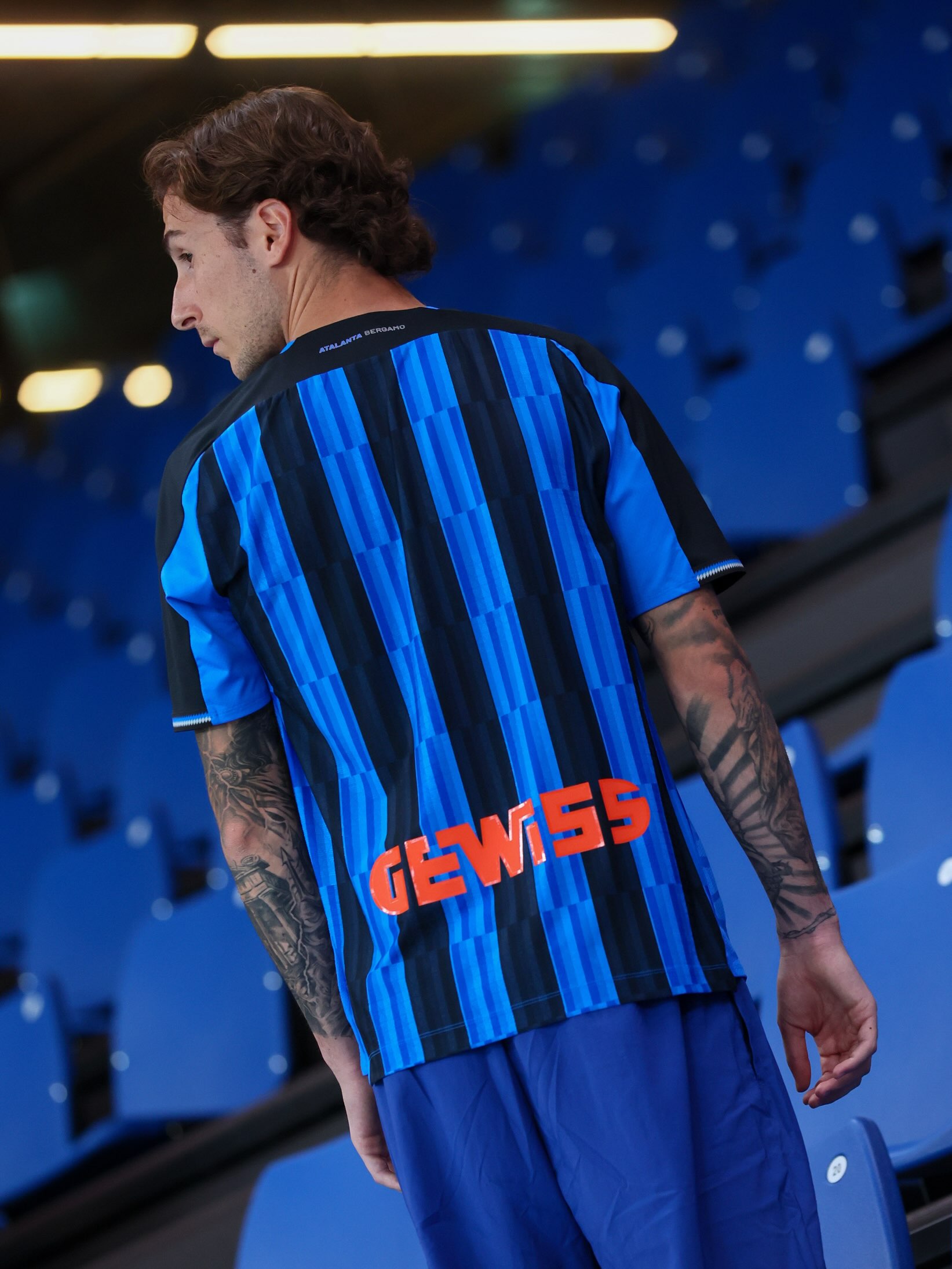 Maillot domicile de l Atalanta Bergame 2026-2027 signe New Balance