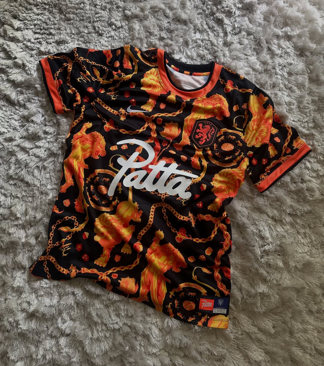 Voici le maillot d'echauffement des Pays-Bas 2026-2027 de Patta