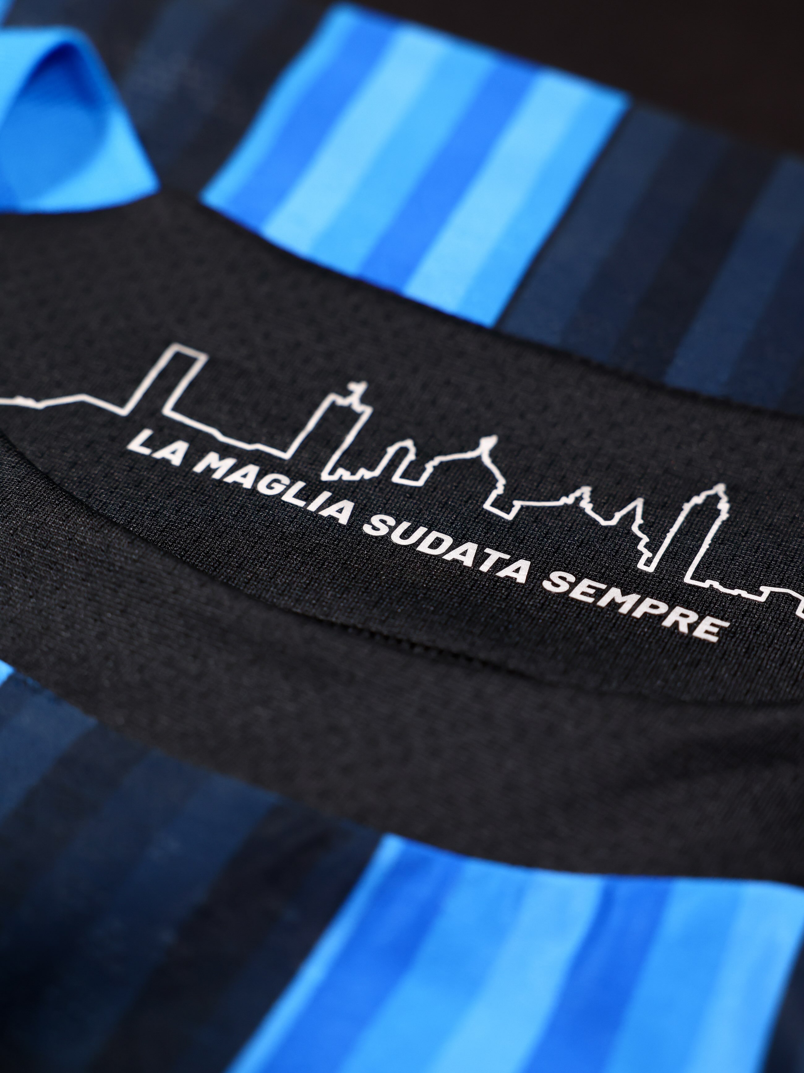 Maillot domicile de l Atalanta Bergame 2026-2027 signe New Balance