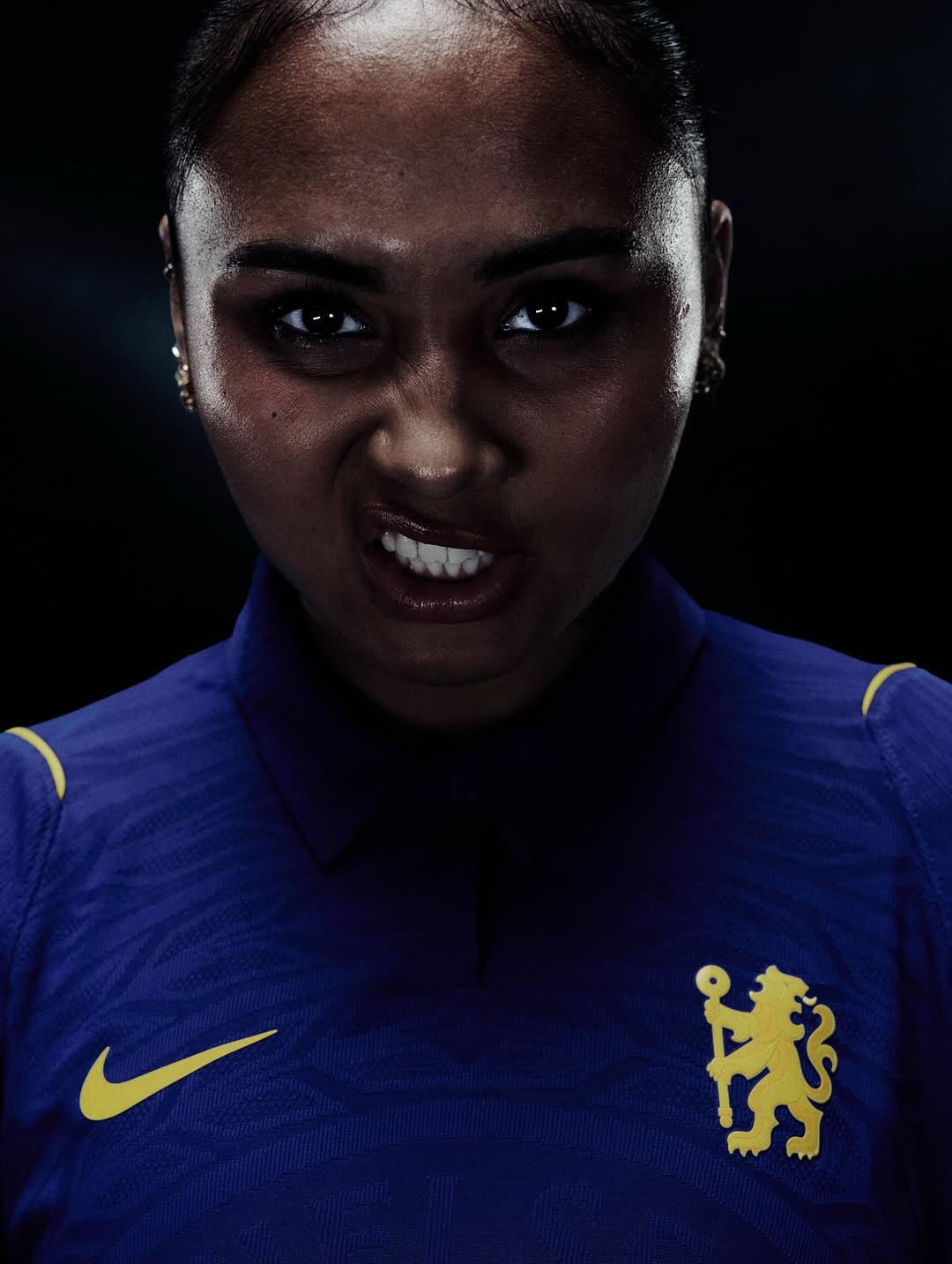 Maillot domicile Chelsea 2026-2027 hommage au lion !