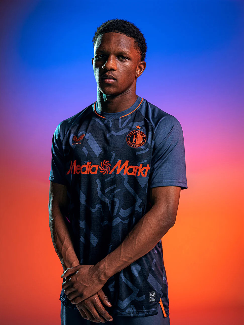 Troisieme maillot Feyenoord 2026-2027 bleu marine avec details orange!