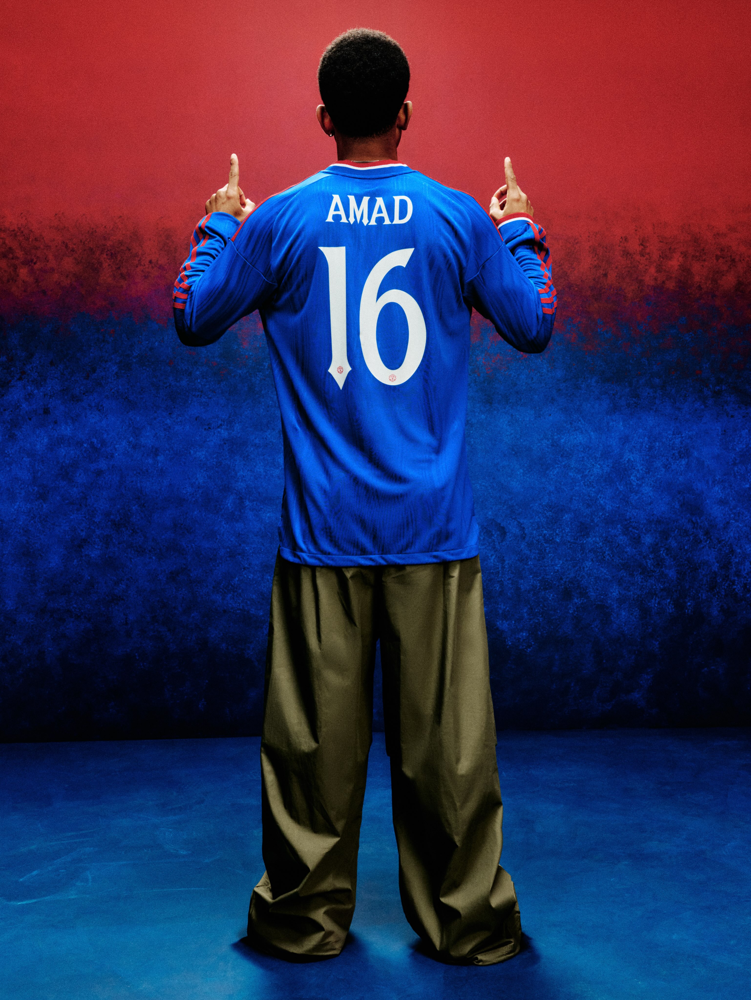 Le maillot extérieur de Manchester United 2026-2027 fait revenir l'iconique design bleu